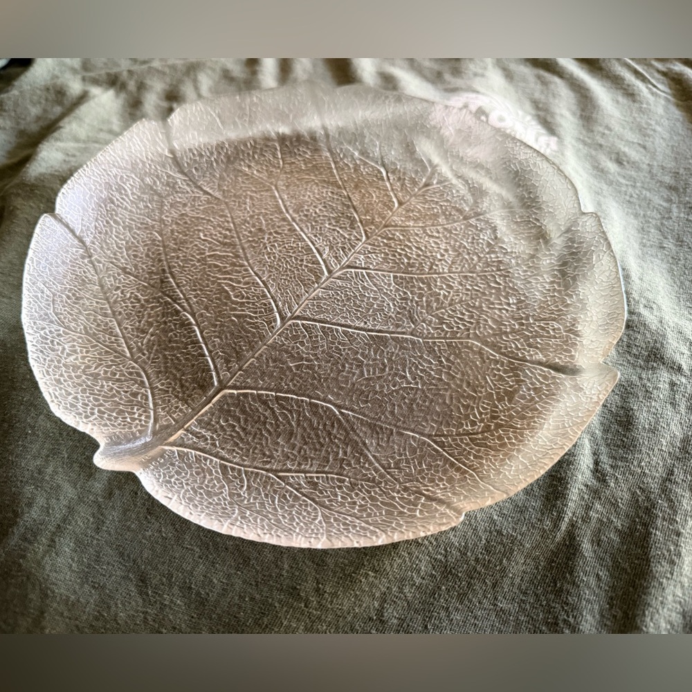 Vintage Arcoroc Aspen Leaf-Shaped Glass Plate (Set of 6)